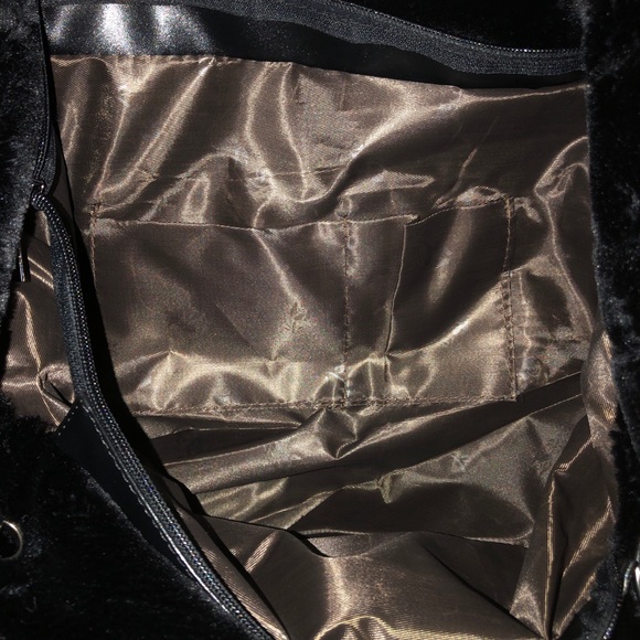 Womens large soft gray faux fur purse. Brand NEW - Picture 3 of 5